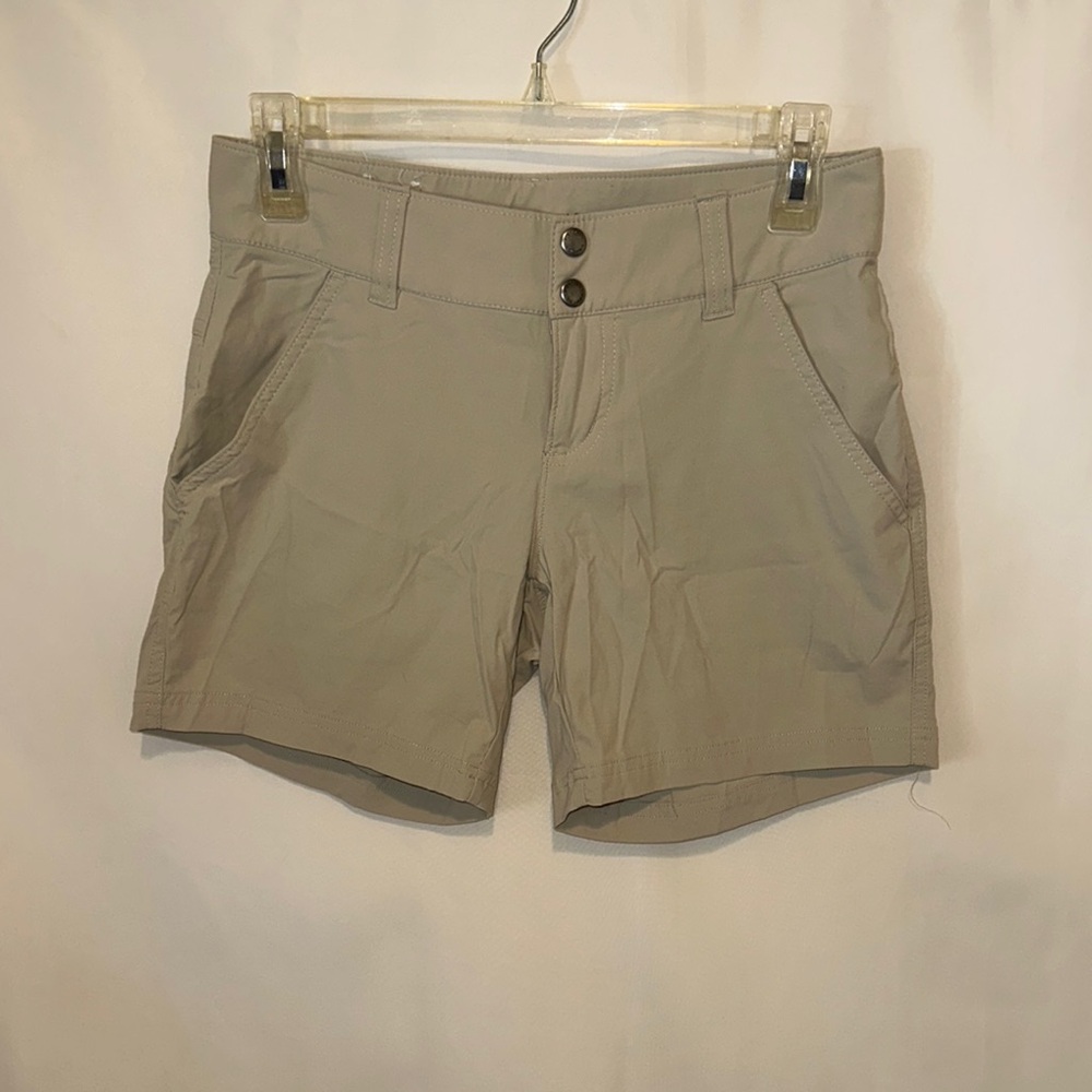 Columbia Women's Tan Shorts